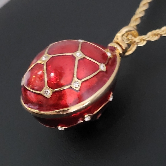 Egg Pendant Red & Gold Enameled Trellis  With Crystals On Gold-tone Rope Chain - Picture 2 of 16